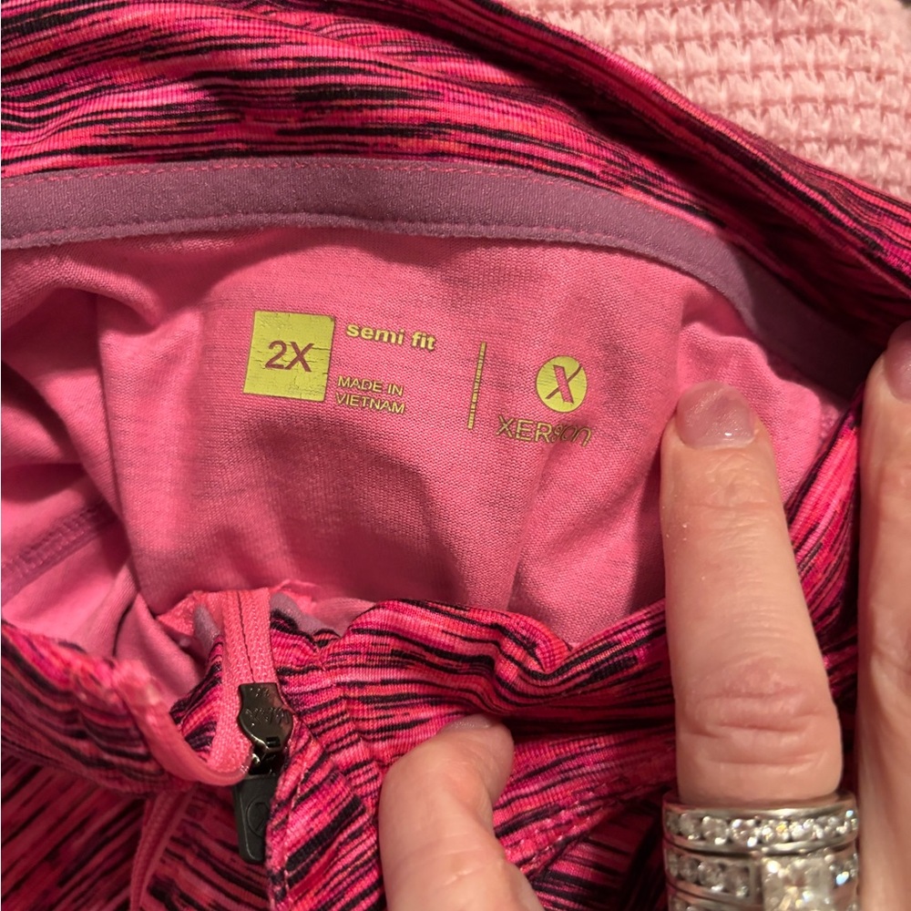 Xersion Pink and Black Women's Top - Picture 2 of 3